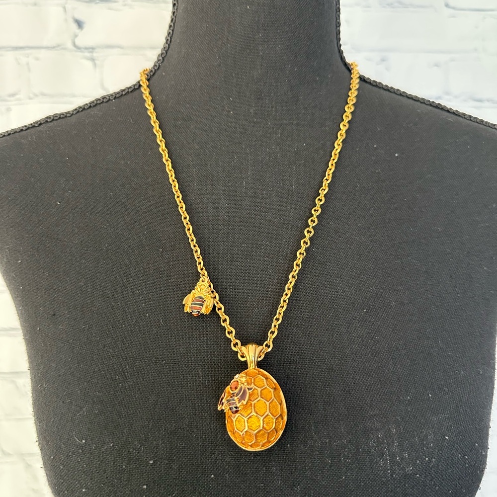 Vintage Edgar Berebi Signed Guilloche Enamel Beehive Egg Locket/Pillbox Necklace
